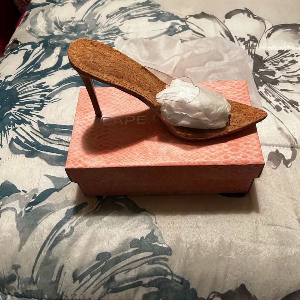 Cape Robbin cork heels. - Picture 3 of 5